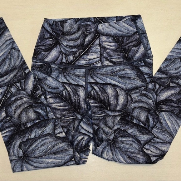 Lululemon Align Leggings 25” Botanical Leaf Print Nulu Size 4 - Picture 3 of 9